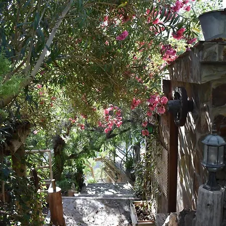 Romantica Bed & Breakfast 4*